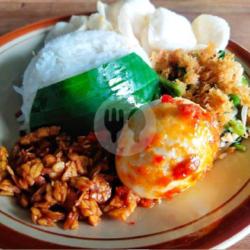 Nasi Urap Telur Sambal