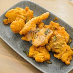 Fried Chicken Salted Egg Sauce