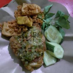 Lauk Ayam Geprek Cabe Ijo