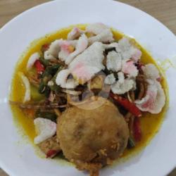 Minggu : Lontong Sayur   Perkedel