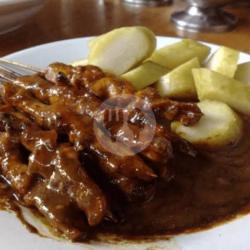 Sate Sapi Bumbu Kacang