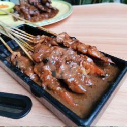 Sate Ayam Campur