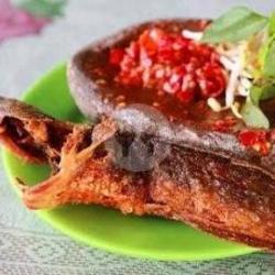 Paket Pecel Lele   Tempe Tahu   Nasi  Sambel Lalapan