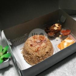 Nasi Kebuli Daging Ayam