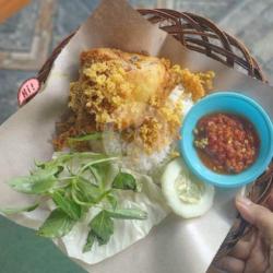 Nasi   Ayam Kremesan (lalapan   Dabu2)