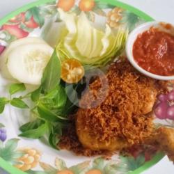 Nasi Ayam Lalapan Serundeng Dada