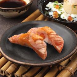 Aburi Salmon Spicy Sushi