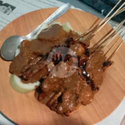 Sate Lontong