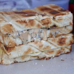 Roti Bakar Kacang