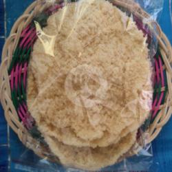 Krupuk Beras. Gurih Dan Renyah