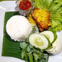 Nasi Ayam Goreng Broiler