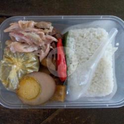 Paket Nasi Gudeg Kumplit