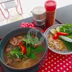 Pho Bo Beef Noodle Soup   Fresh Herbs Platter