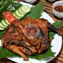 Ayam Utuh Kampung Bakar