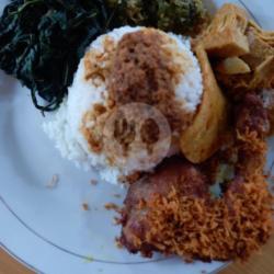 Nasi Rames Ayam Goreng