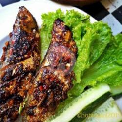 Lalapan Ikan Layang Bakar Tanpa Nasi