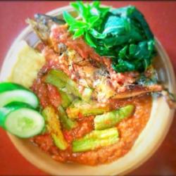 Pecek Sambel Ikan Laut Diasap (tanpa Nasi)