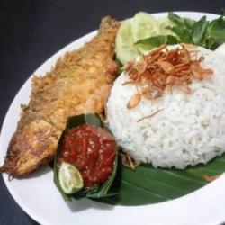 Nasi Uduk Bandeng Presto  Air Mineral